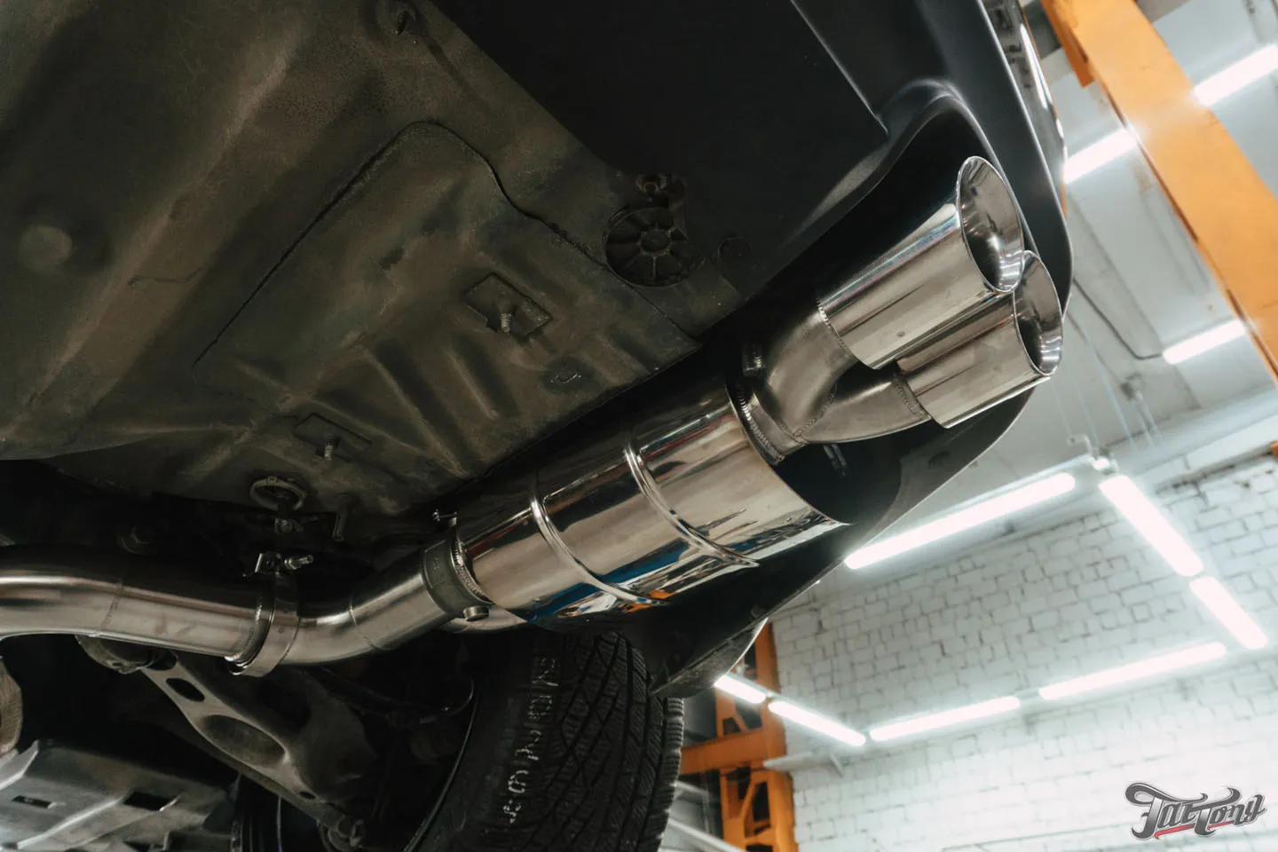 Построили новый выхлоп на Dodge Challenger Scat Pack с мощным звуком